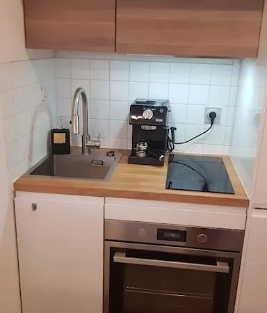 Avec Parking Et Piscine - Proche Airport Apartamento