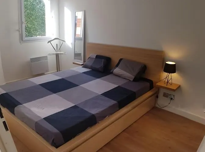 Apartment Avec Parking Et Piscine - Proche Airport *